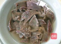 枸杞猪肝汤的做法图解1