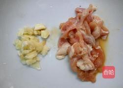 紫苏黄瓜炒肉的做法图解2