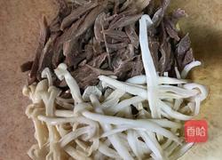 海鲜菇拌鸡腿的做法图解9