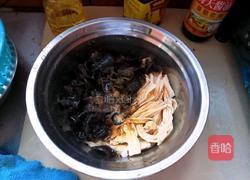 腐竹拌木耳的做法图解6