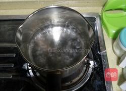 青红椒炒蟹味菇的做法图解3