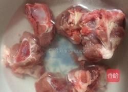 蚕豆红枣冬瓜大骨汤的做法图解3