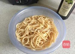 圣女果培根意大利面的做法图解6