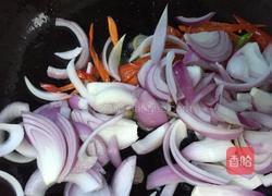 洋葱炒腊肠的做法图解8