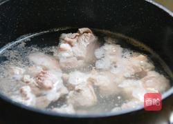 苦瓜黄豆排骨汤的做法图解1