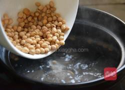 苦瓜黄豆排骨汤的做法图解3