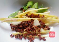 香辣鸡腿肉的做法图解1