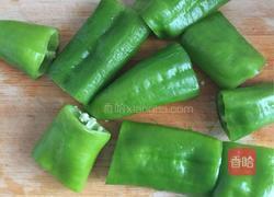 青椒面筋酿肉肉的做法图解2