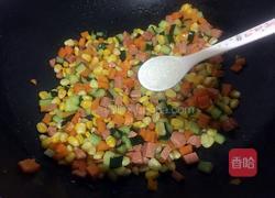 玉米炒火腿的做法图解7