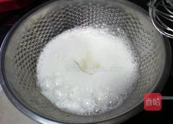 红豆沙蛋糕卷的做法图解2