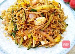 炒方便面的做法图解1