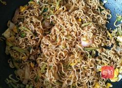 炒方便面的做法图解12