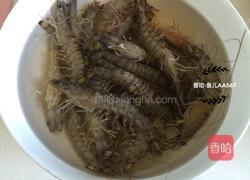 白灼基围虾的做法图解1