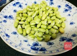 青豆肉沫 毛豆肉沫的做法图解1