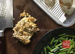 咸鸭蛋黄炒青虾的做法图解3