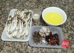 自制菌子油的做法图解1