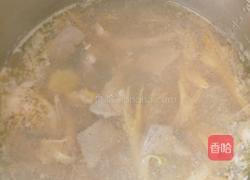 黄花菜猪杂汤的做法图解10