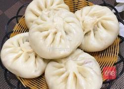 萝卜虾皮粉丝包子的做法图解1