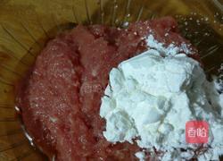 自制猪肉丸的做法图解2
