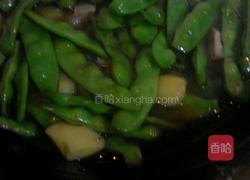 五花肉炖豆角土豆的做法图解4