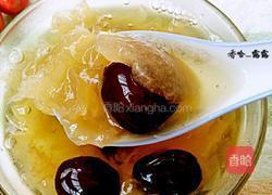 冰糖雪梨红枣银耳羹的做法图解1