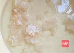 冰糖雪梨红枣银耳羹的做法图解3