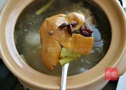 棒骨山药莲藕汤的做法图解6