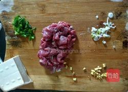 瘦肉羹的做法图解1