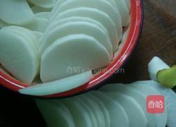 萝卜鱼丸汤的做法图解2