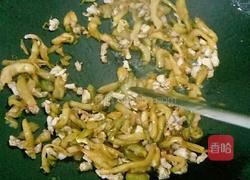 鸡蛋榨菜炒饭的做法图解6