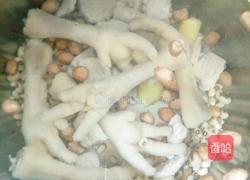 花生眉豆山药鸡脚汤的做法图解5
