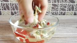 菊花枸杞粥的做法图解1