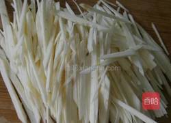 茭白炒里脊肉丝的做法图解3