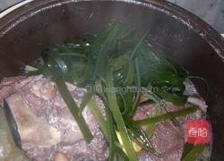 火腿炖莲藕花生海带汤的做法图解14