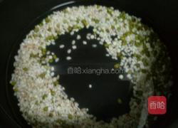 绿豆薏米粥的做法图解4