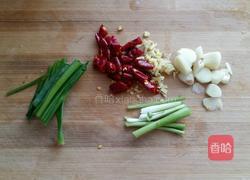 炝炒大豆芽的做法图解3