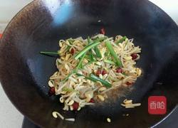 炝炒大豆芽的做法图解7