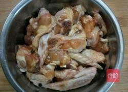 爆炒鸡翅鸡肾的做法图解1