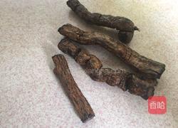 胡椒根沙仁猪肚煲鸡的做法图解2