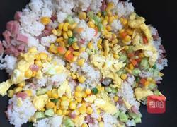 五彩缤纷炒饭的做法图解6