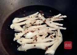 卤冰鲜鸡爪的做法图解3