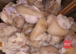 核桃花生炖猪蹄的做法图解4