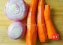 胡萝卜牛肉包子的做法图解2