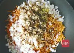 Illustration of how to make carrot and beef buns 5