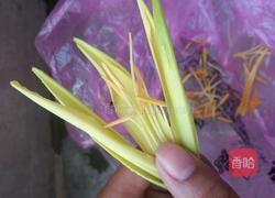 黄花菜黄豆薏米筒骨汤的做法图解6