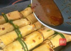 金针菇豆皮卷的做法图解12