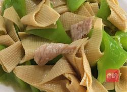 尖椒干豆腐炒肉的做法图解1