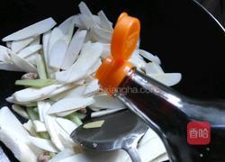 火腿片炒胶笋的做法图解8