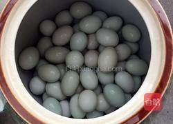 水腌鸭蛋的做法图解3