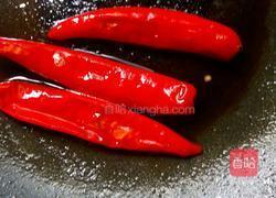 煎香红尖椒的做法图解4